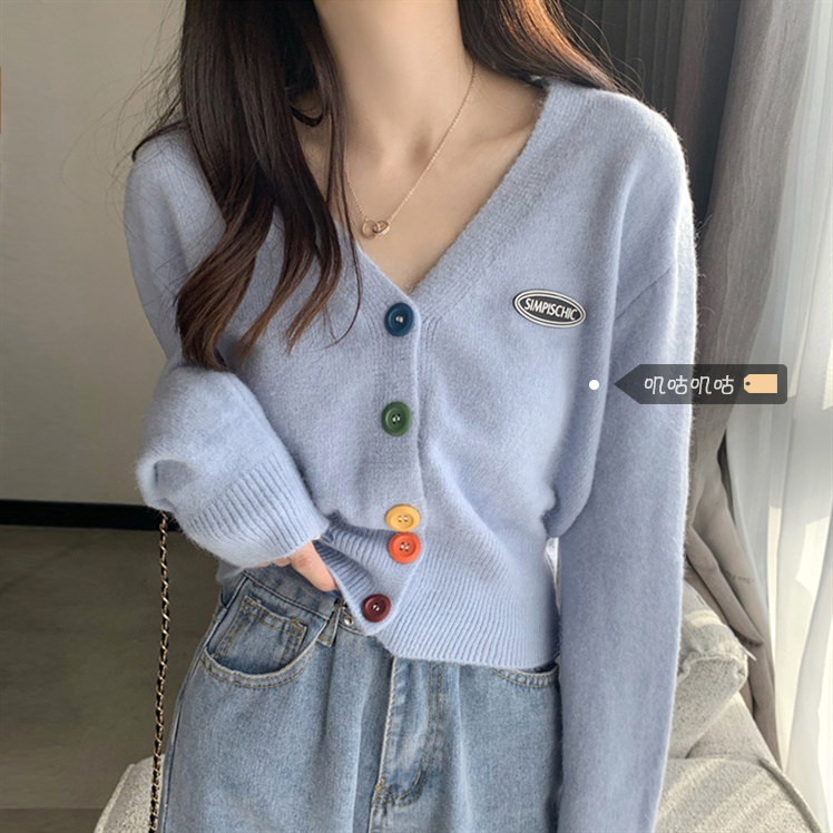 Large size fat mm collarbone top with a scheming design sense knitted cardigan V-neck sweater women's autumn and winter belly cover bottoming shirt