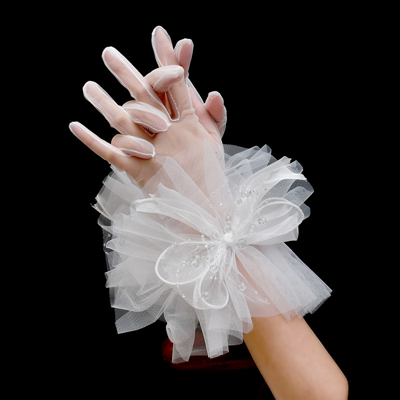 🌟 White bridal gloves are a must-have for weddings, making you shine ...