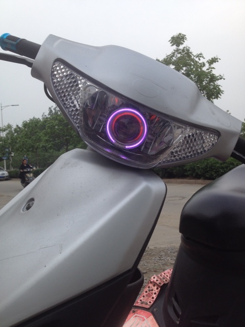 WISP ba thế hệ xe máy điện sửa đổi angel mắt đèn pha lắp ráp xe máy xenon đèn demon eye fisheye đèn pha đèn xe ab