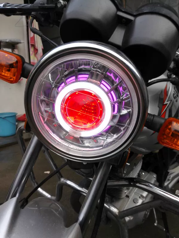 Xe máy Tianjian EN125 Đèn tròn 5 ống kính đôi ánh sáng đôi mắt thiên thần Mắt quỷ Xenon Đèn pha hội 4 inch