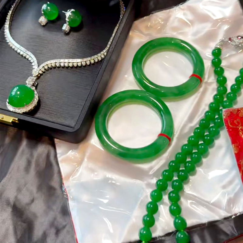 Shuili Jewelry Myanmar Natural Grade a Jadeite Imperial Green Bracelet Jade Bead Necklace Pendant Earrings Authentic with Certificate Shuili Jewelry Myanmar Natural Grade a Jadeite Imperial Green Bracelet Jade Bead Necklace Pendant Earrings Authentic with Certificate
