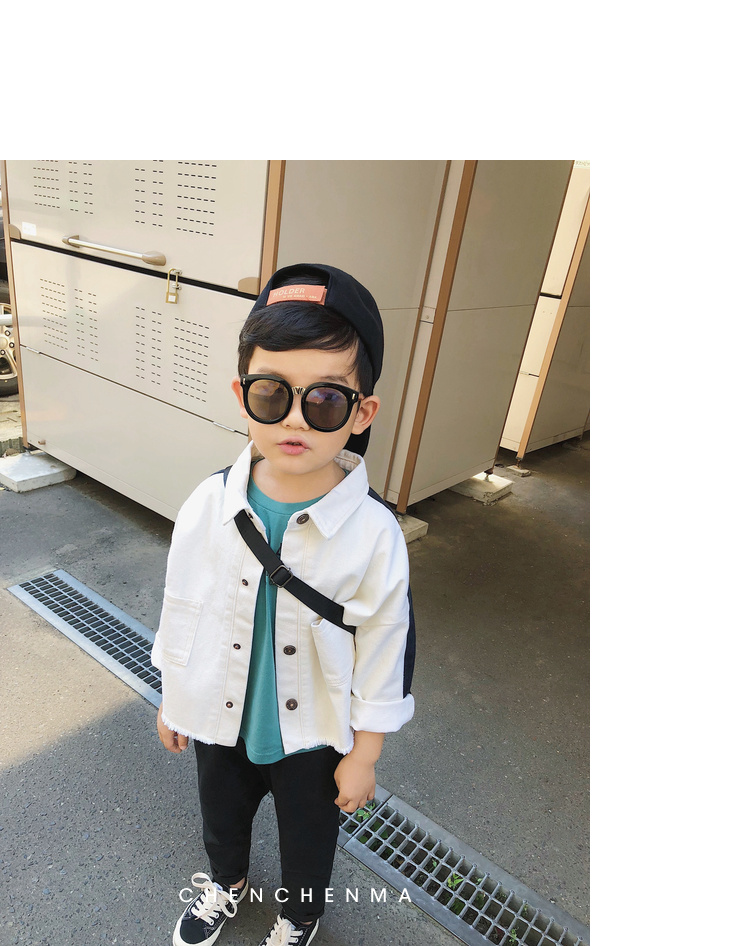 Chenchen Ma quần áo trẻ em bé trai áo khoác denim màu đen và trắng trẻ em mùa thu thủy triều áo khoác trẻ em denim áo khoác gió bé trai bé gái