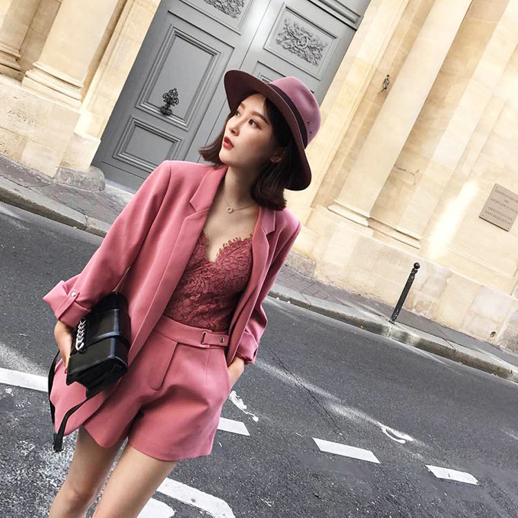 Pink suit suit feminine temperament small man spring and summer fashion celebrity wide-leg shorts two-piece net red ins tide