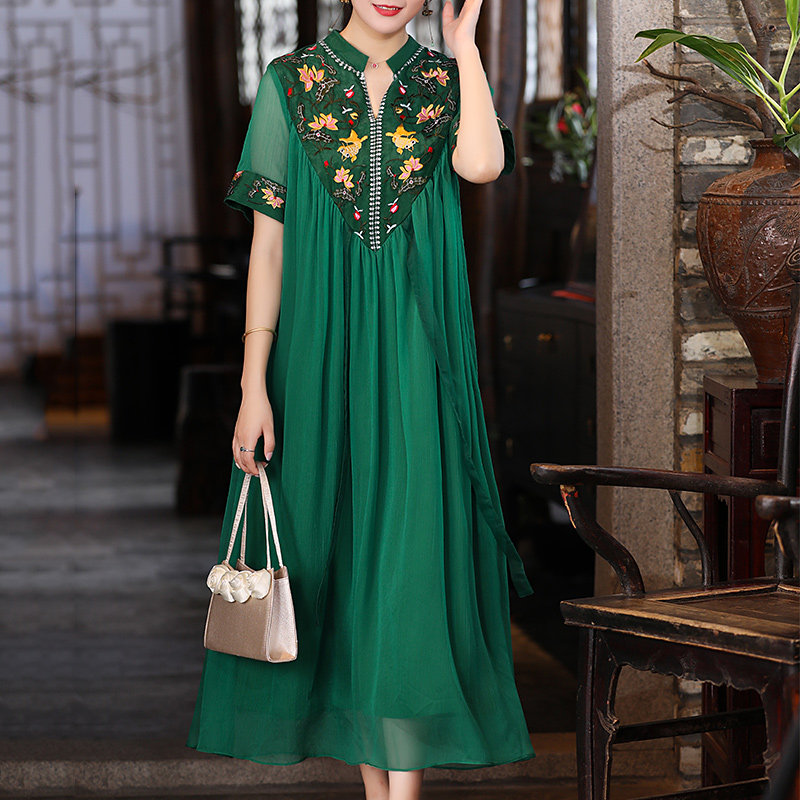 Chinese Wind Summer Women's 2021 new large size fairy gas long version of art retro women's clothing ethnic wind embroidery foreign clothes