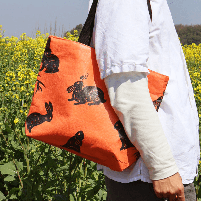 [Tansheng] Waterproof Kraft Tyvek Shoulder Tote with Canvas Lining, Mo Qilin or Moon Rabbit Print - Thumbnail 6