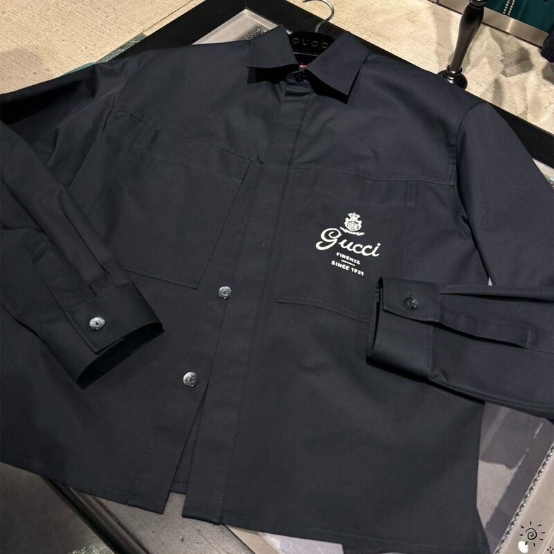 Gucci/Gucci New Style Shirt Jacket with Double Chest Pockets, Cracked Letter Print, and Color-Blocking for Women and Men