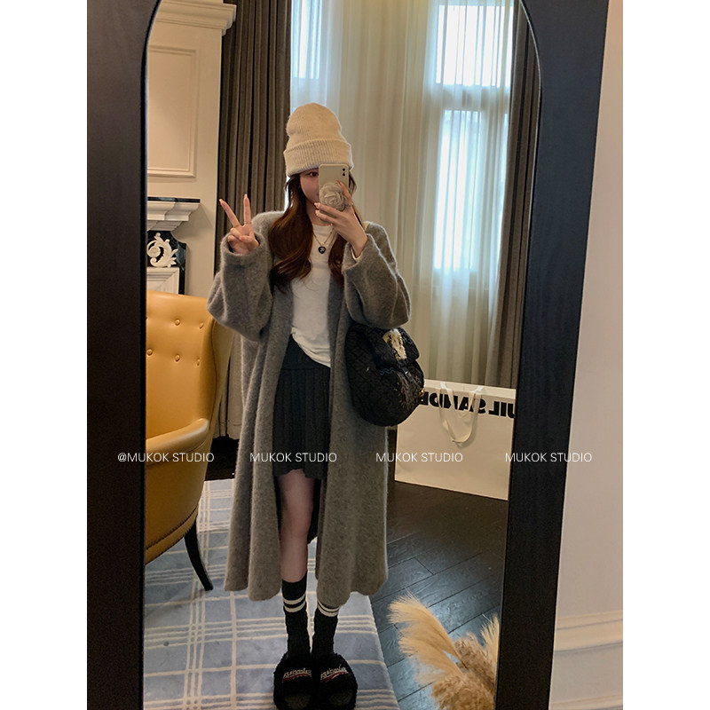 Lazy Style, Gentle, Soft and Fluffy Mink Velvet Loose Mid-Length Sweater Knitted Cardigan Jacket for Women in Autumn and Winter Lazy Style, Gentle, Soft and Fluffy Mink Velvet Loose Mid-Length Sweater Knitted Cardigan Jacket for Women in Autumn and Winter