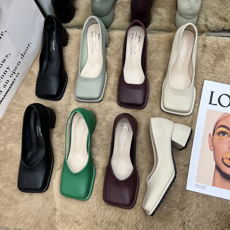 2022 spring new Hepburn square head light mouth coarse heel wide head single shoe female French style high heel covered with working shoes