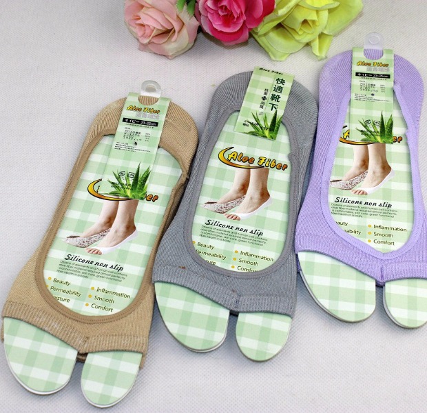 Vớ cá vớ nữ vô hình vớ mùa hè silicone chống trượt vớ nông nông miệng vớ mỏng vớ vớ chân cotton - Vớ mắt cá chân vớ cổ cao