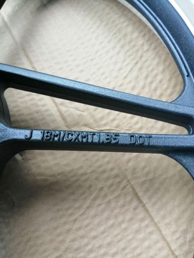 Áp dụng Wuyang Honda Tongpu Prince WH125-7-8 Bánh trước vành trước bánh trước bằng nhôm Đĩa phanh trống - Vành xe máy vành xe máy future
