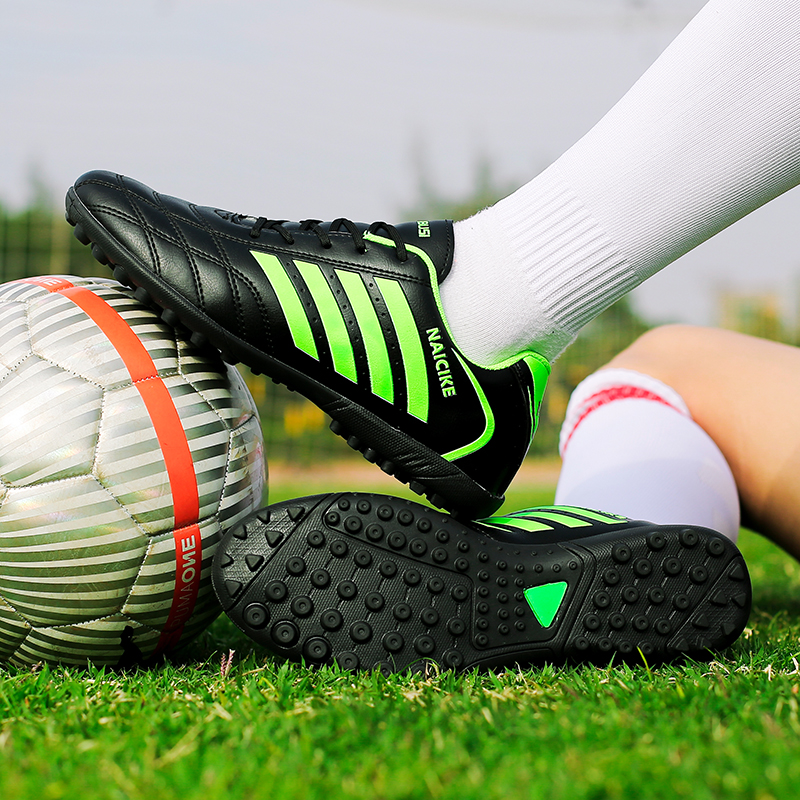 Football shoes Men's Broken Nails Children Football Shoes Training Shoes Sports Class Football Games Equipment Anti Slip Sneakers