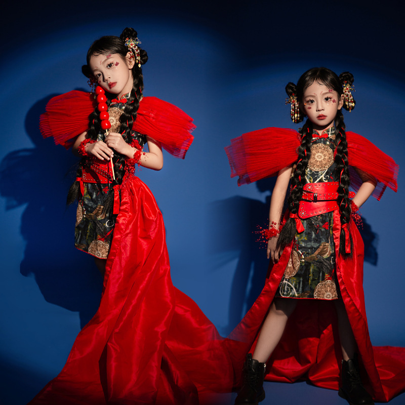 Chinese-Style Girls' Runway Fashion, Ethnic Style, Chinese Style Girls' Model T-Stage Dress, Traditional Chinese Dress, Ancient Style Landscape Painting Costume Chinese-Style Girls' Runway Fashion, Ethnic Style, Chinese Style Girls' Model T-Stage Dress, Traditional Chinese Dress, Ancient Style Landscape Painting Costume