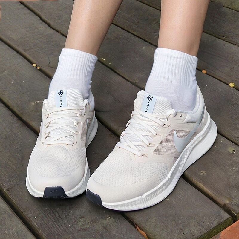 Nike Women's Breathable Professional Running Shoes Spring Road Cushioning Run Swift 3 Dr2698