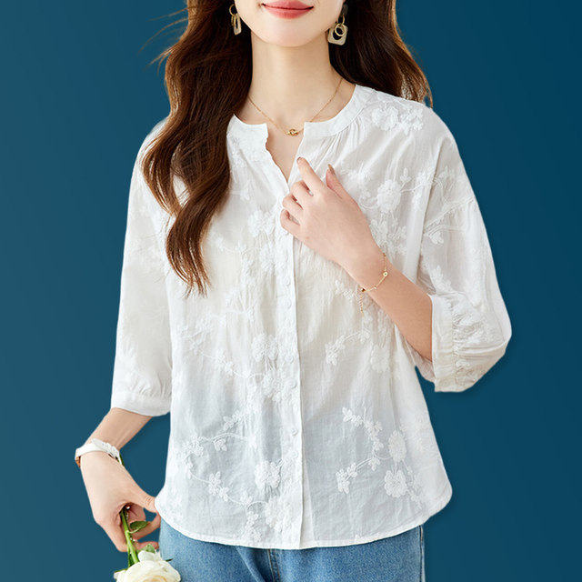 Lace embroidered V-neck white loose mid-sleeve shirt for women