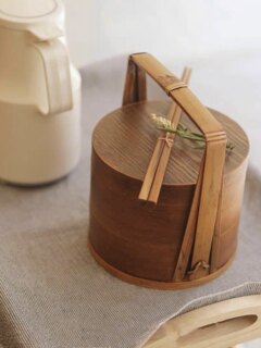 Chinese-Style Wooden Hand-Held Basket, Double-Layer Retro Vintage Tea Snack Lunch Box, Gift Box for Pastries and Snacks, Picnic Basket