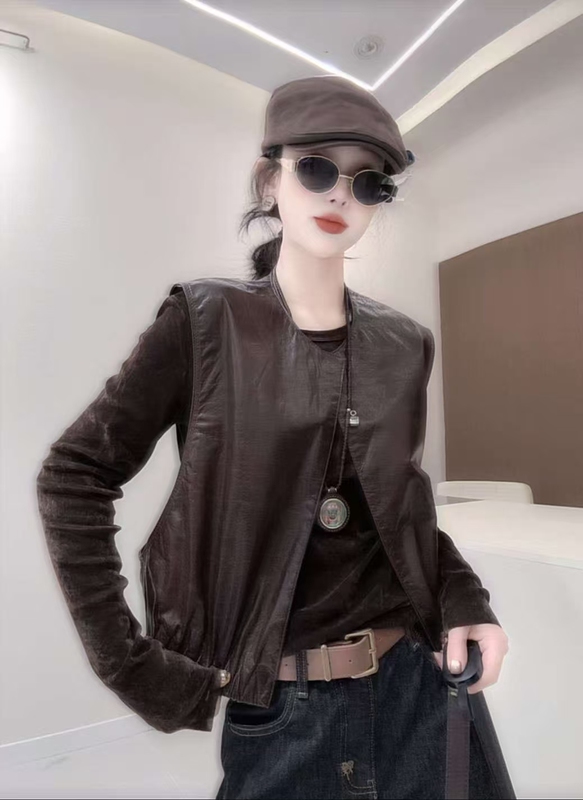 2026 New Style Short Genuine Leather Vest for Women, Loose Sleeveless Outerwear, Oil-Waxed Cowhide Casual Leather Vest 2026 New Style Short Genuine Leather Vest for Women, Loose Sleeveless Outerwear, Oil-Waxed Cowhide Casual Leather Vest