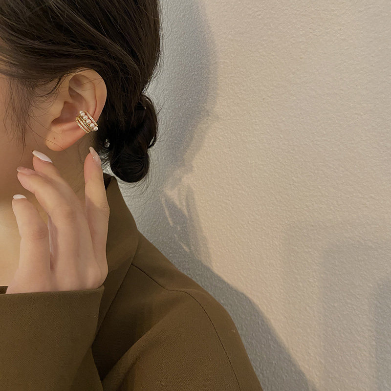 Multi-layer Pearl Ear Clamp Without Headholes Female Cold Light Earring Accessories High-Sensed European Ear Handling Clamp