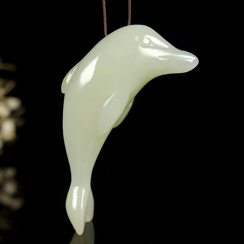 Natural Xinjiang and Tian Yumini dolphin pendant pendant male and female jade necklace pendant dolphin auspicious jade pendant safe like
