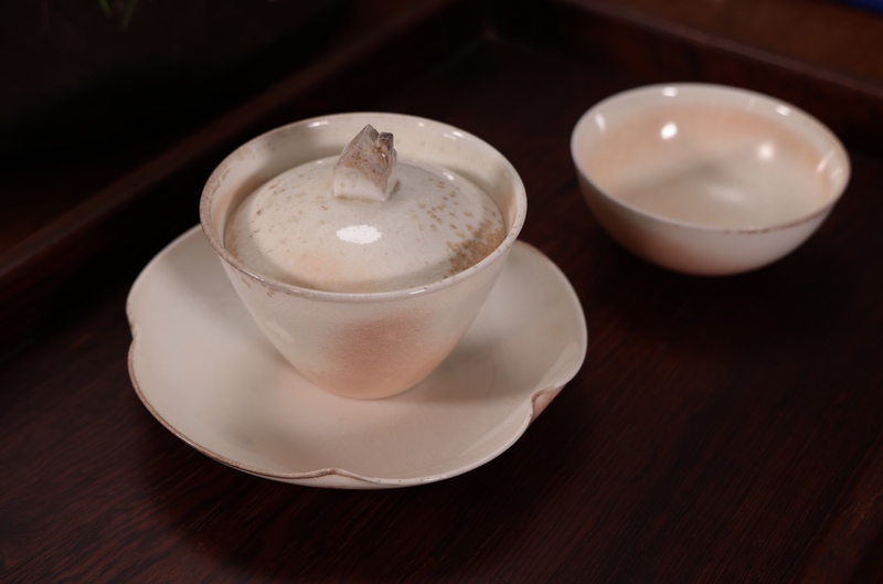 [Original] Handmade Small House-Shaped Bowl, Fired in Wood with Natural Ash