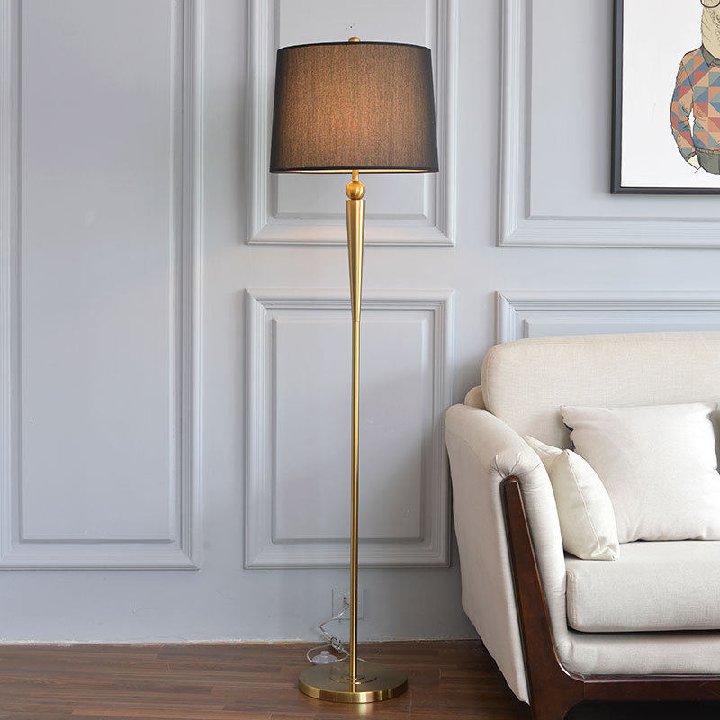 Light luxury living room floor lamp American retro high-end sense atmosphere decoration decoration sofa next to high-end table lamp floor lamp