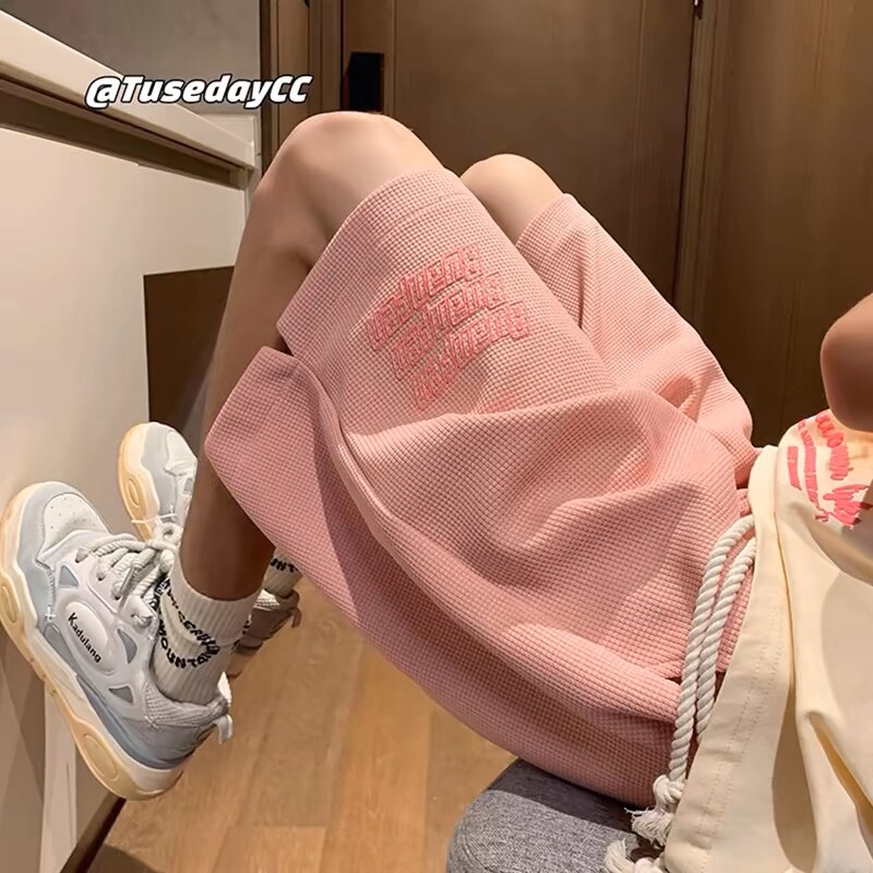 Waffle Embroidered Pink Shorts for Men, Summer High-End Style, Cool and Handsome Couple Sports Pants, Loose Drawstring Five-Point Shorts