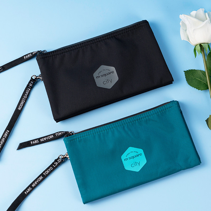 Mobile phone key to collect multiple layers of portable zipper dust and waterproof handle with travel handle mask collection bag