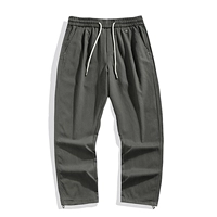 Темно -серой