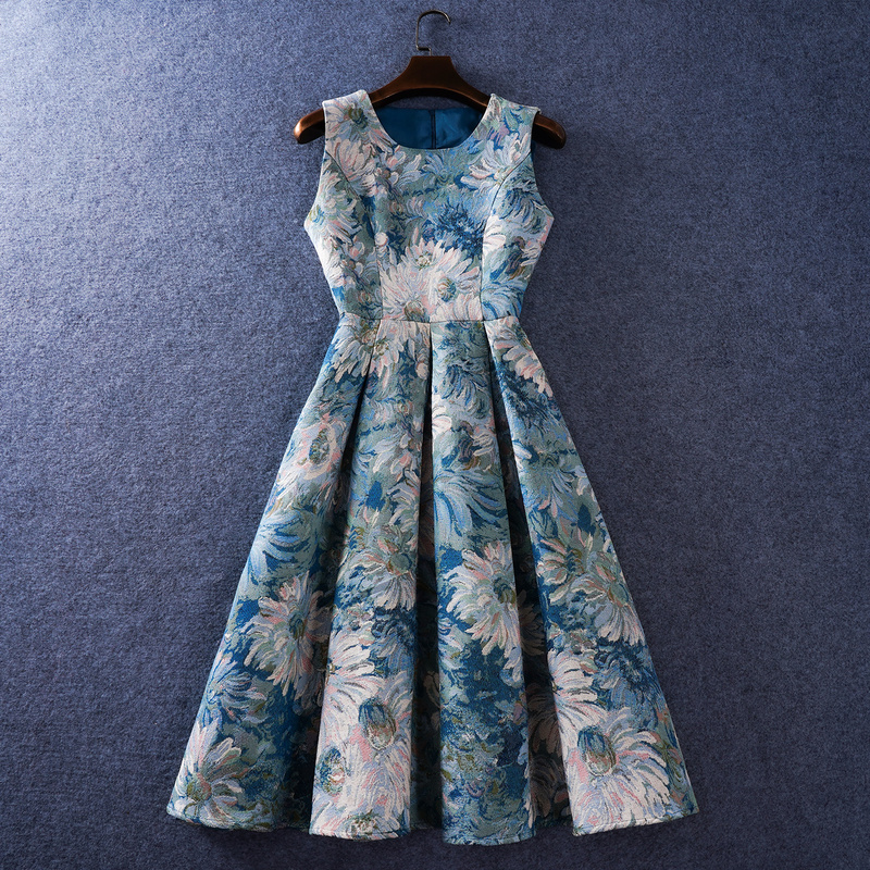 Retro Hepburn Style Sleeveless Vest Dress, Large Pleated Tutu Skirt, Versatile and Fashionable Autumn and Winter Mother's Dress