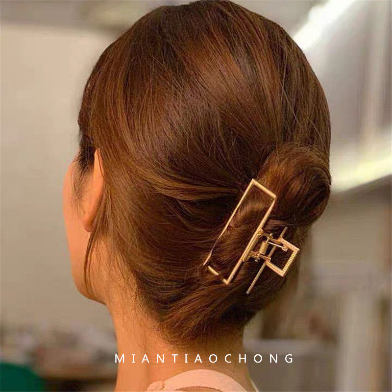 Korean version ins minimalist hollow metal square arc-shaped hair clip bath grab clip European and American retro headdress hair accessories
