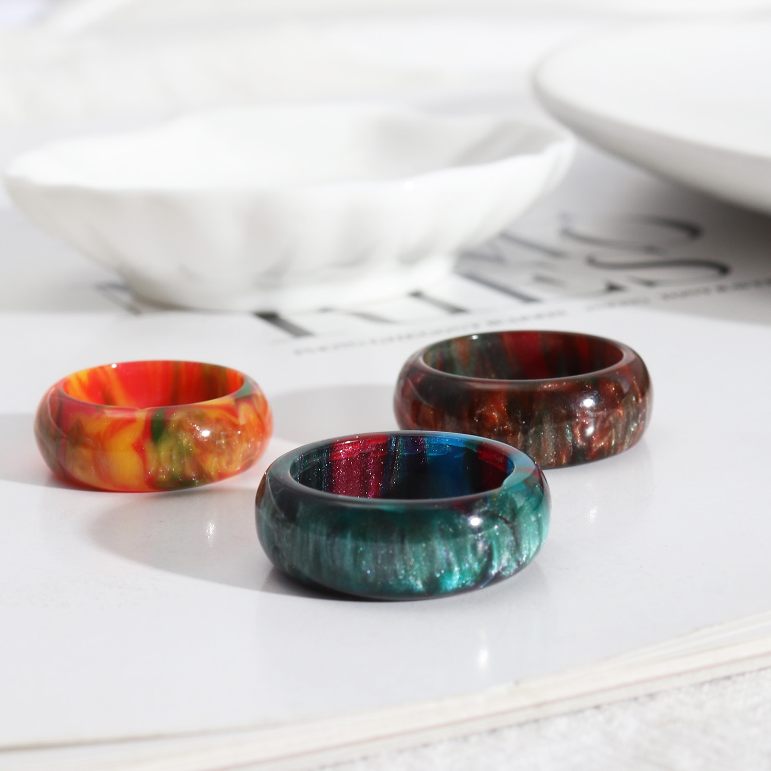 1 Piece Simple Style Circle Gradient Color Arylic Resin Women's Rings display picture 2