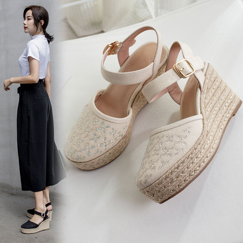 Embroidered water drill slopes heel thick bottom Baotou sandals women 2022 Summer new line cingulum Pine Cakes High Heel Sandals