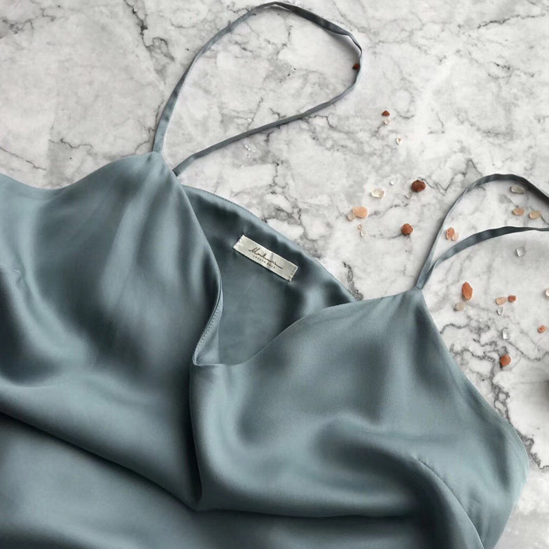 Minimalist premium tencel Harness Sleeping Dress Special Price Lan Essence 60 Heather Sleeping Dress Pyjamas women Summer silk Cool and cool