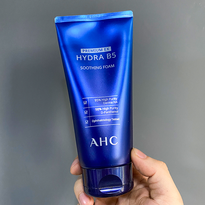 The new version of Korean duty-free AHC B5 hyaluronic acid foam cleanser facial cleanser moisturizing hydrating non-slip 180ml