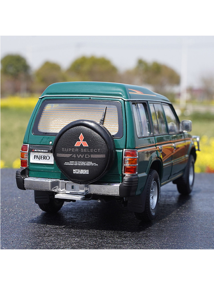 1:18 Mitsubishi Pajero V31 Jeep Off-Road Vehicle Alloy Simulation Car Model Mc&Sunyork Car Model