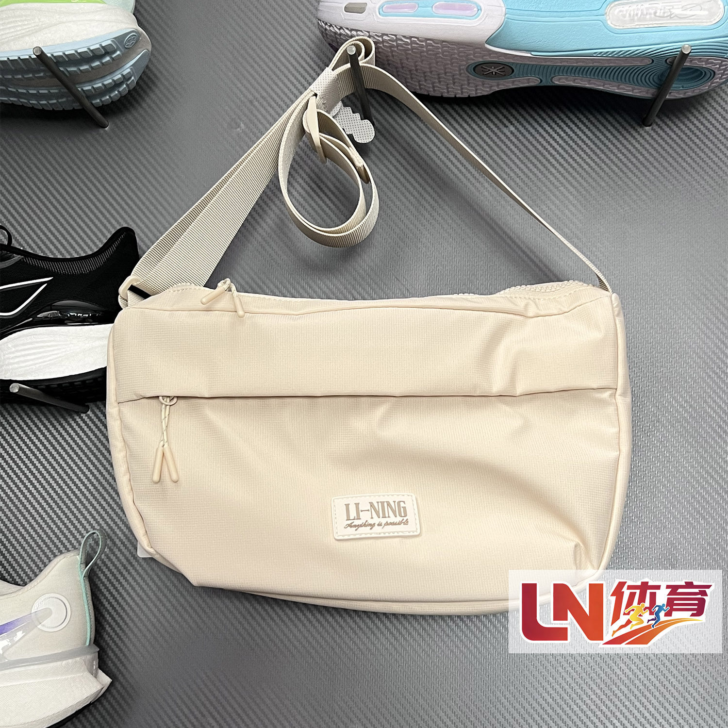 Li Ning Crossbody Bag 2026 Summer New Product Sports Lifestyle Series Women's Waterproof Crossbody Bag ABDW131