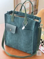 Бархат ядра зеленого света такой же, как и размер структура модели холста