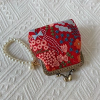 Море красных цветов, согласно фотографии