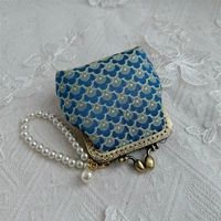 Зеленый постер