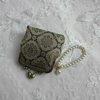 Черный подчиняется картинкам