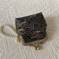 Цвет серого основан на картинке