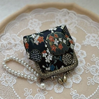 Черный цветок граната, на фото