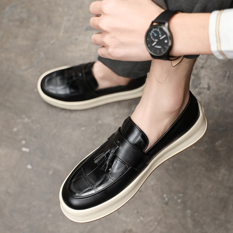 メンズローファー 2026年新作 韓国風 トレンディ ブリティッシュ カジュアル スリッポン 通気性 ラウンドトゥ レザーシューズ