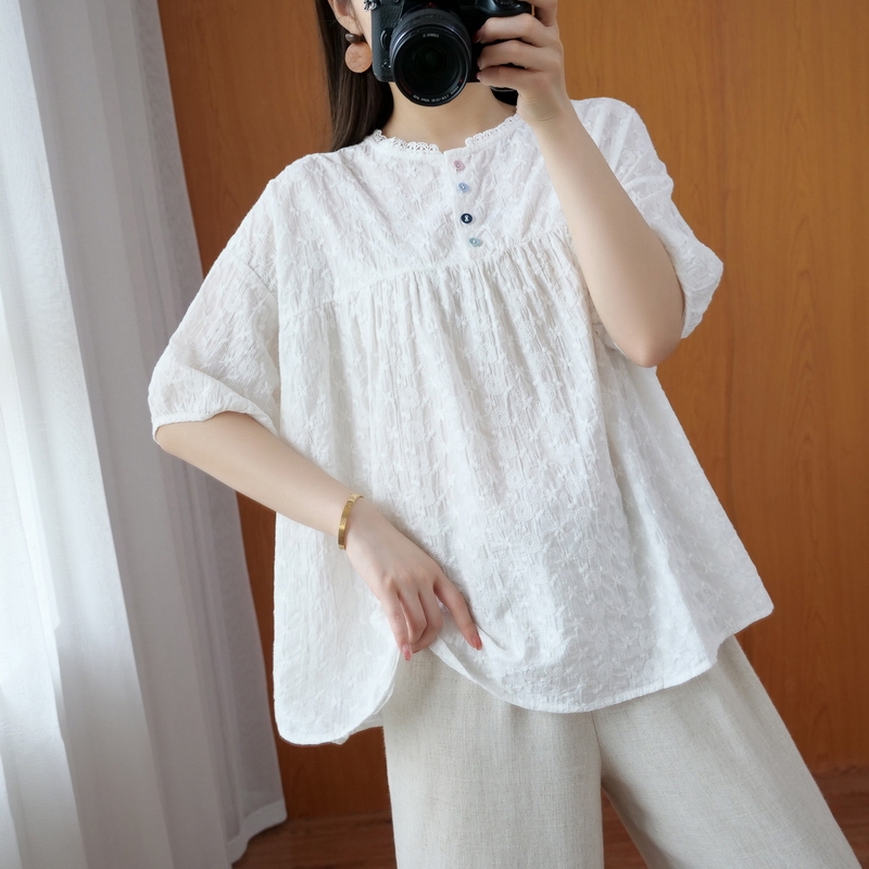 Clearance Brand Surplus Italian First-Tier Designer Summer Round Neck Lace Trim Button Embroidery Blouse Babydoll Top Clearance Brand Surplus Italian First-Tier Designer Summer Round Neck Lace Trim Button Embroidery Blouse Babydoll Top