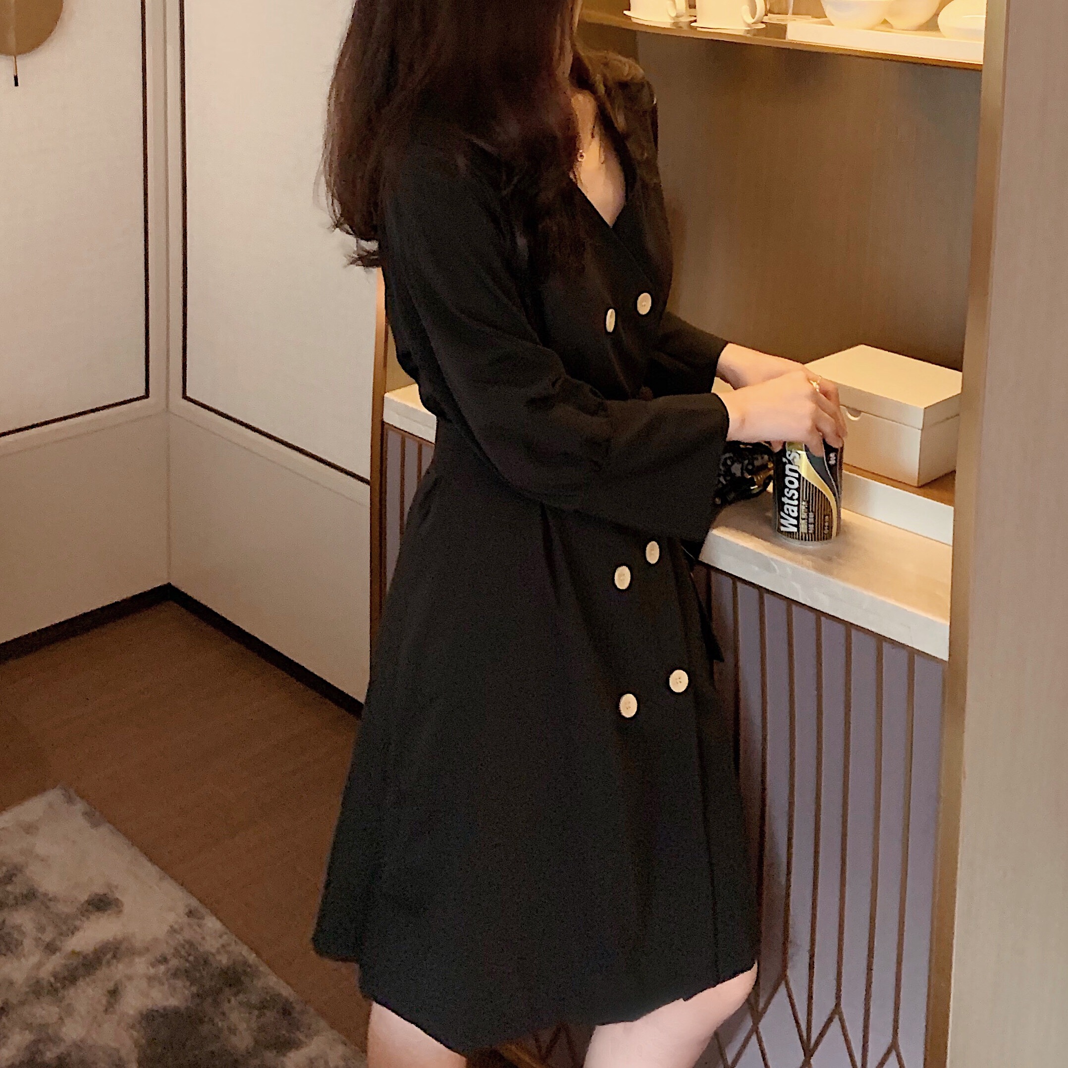 VK旗艦店 韓系雙排扣露鎖骨顯氣質系帶長袖洋裝