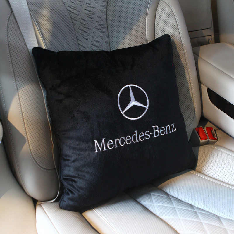 Подушка между Mercedes -Benz
