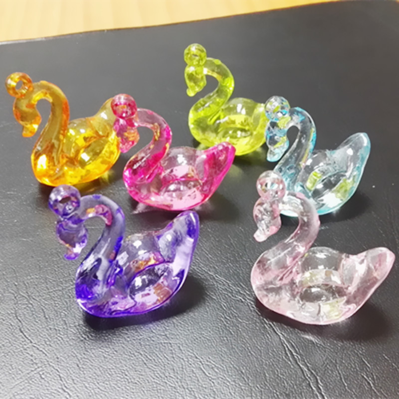 Multicolored transparent imitation crystal swan goose-shaped pendant Children dress up wine Gem props Boy girl reward treasure