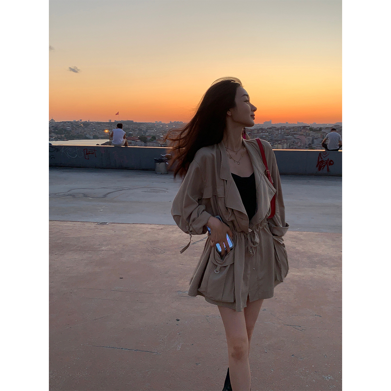Achi Daye Green Drawstring Waist Runway Style Trench Coat for Women, Loose Fit, Elegant Design, Mid-Length Slimming Jacket