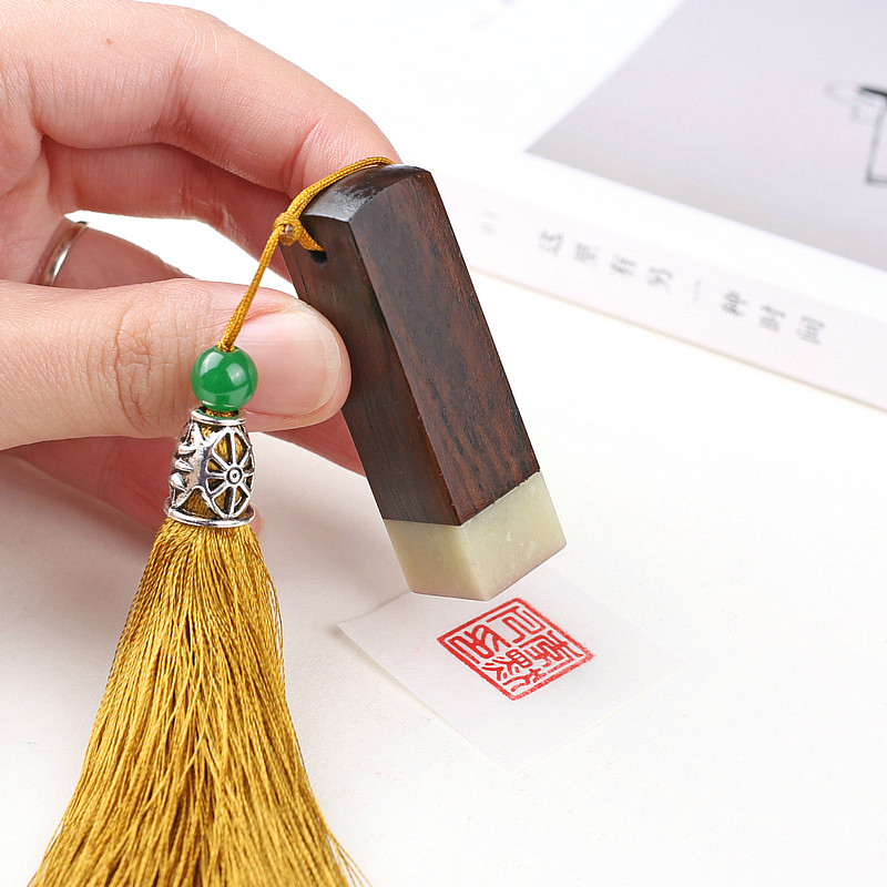 Seal engraving Seal Qingtian stone Sandalwood Calligraphy Calligraphy and painting Collection book chapter Name printing Leisure chapter Custom-made handmade bag lettering