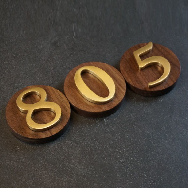 Digital house number pure copper digital custom high-end room self-adhesive solid wood number plate creative metal decoration listing