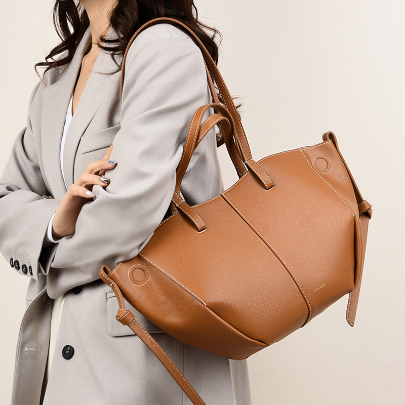 European Designer Handbag for Women, High-End Wing Bag, Large-Capacity Tote Bag, American-Style Fashionable Underarm Bag European Designer Handbag for Women, High-End Wing Bag, Large-Capacity Tote Bag, American-Style Fashionable Underarm Bag